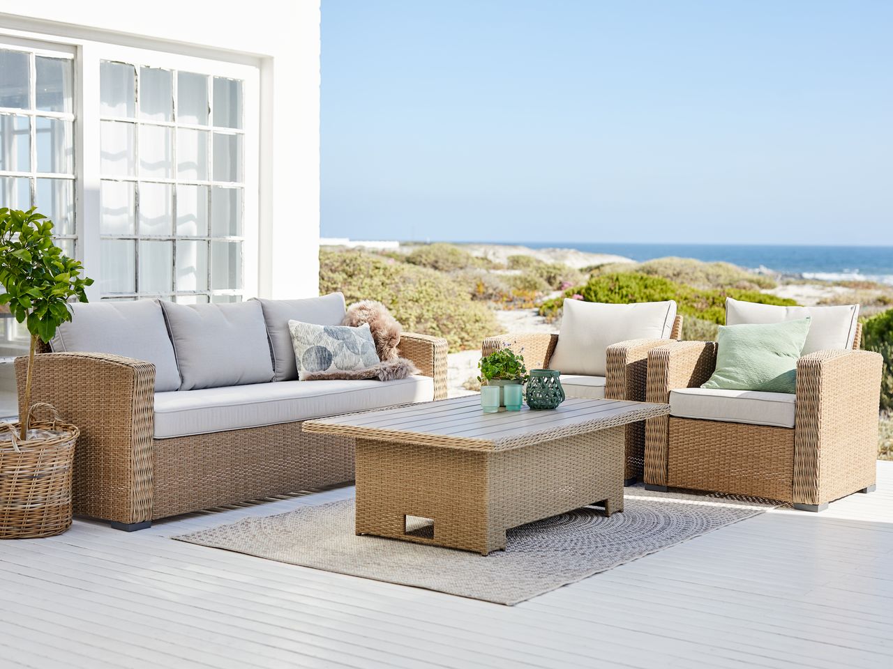 Ullehuse Lounge Set