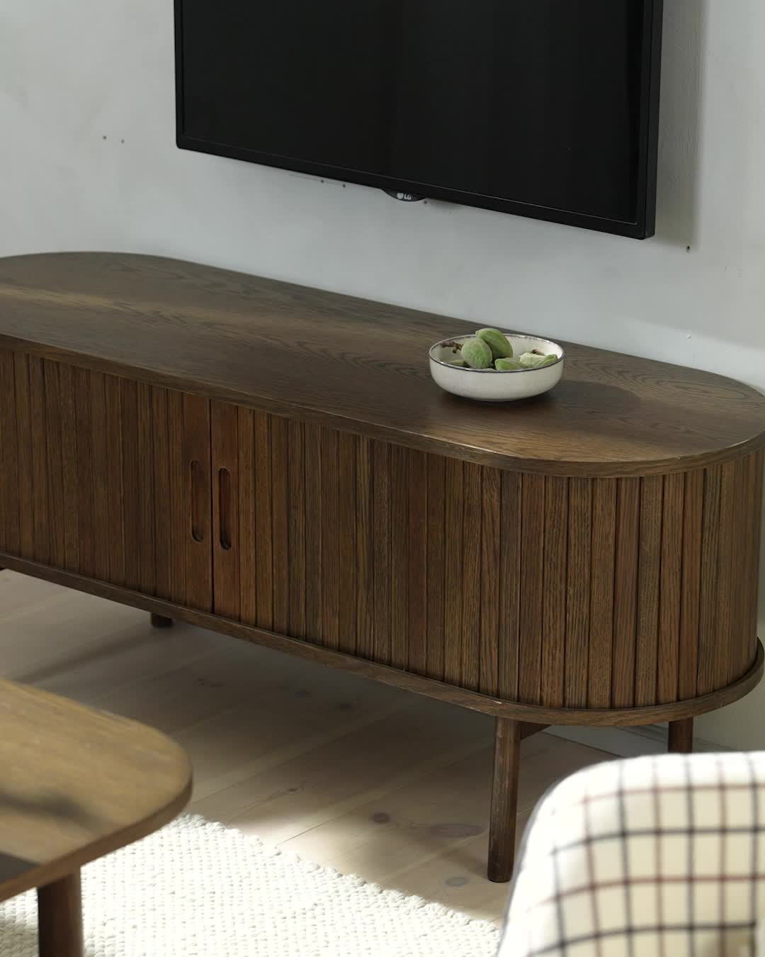 Тумба под ТВ LYNGVIG 120см 2дв темный дуб