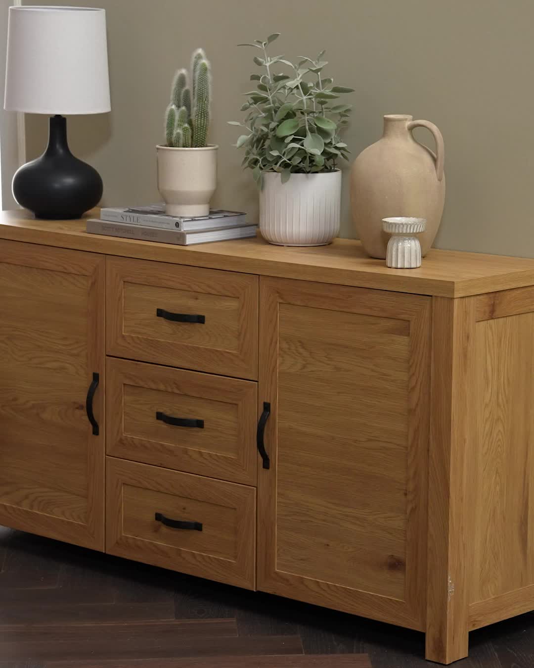 Bufet JUNGEN 2 uși 3 sertare stejar cald