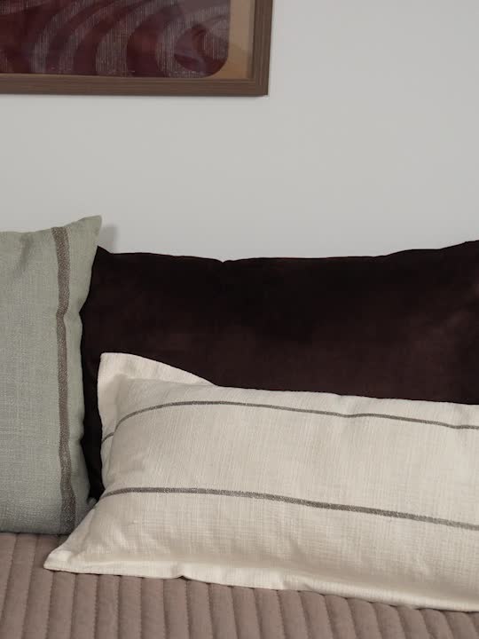 Pernă KLOKKELYNG 30x70 natur/maro